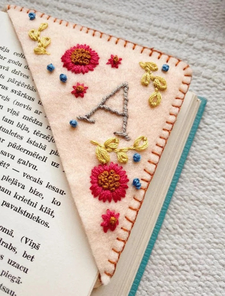 Embroidered Felt Bookmark (Spring)
