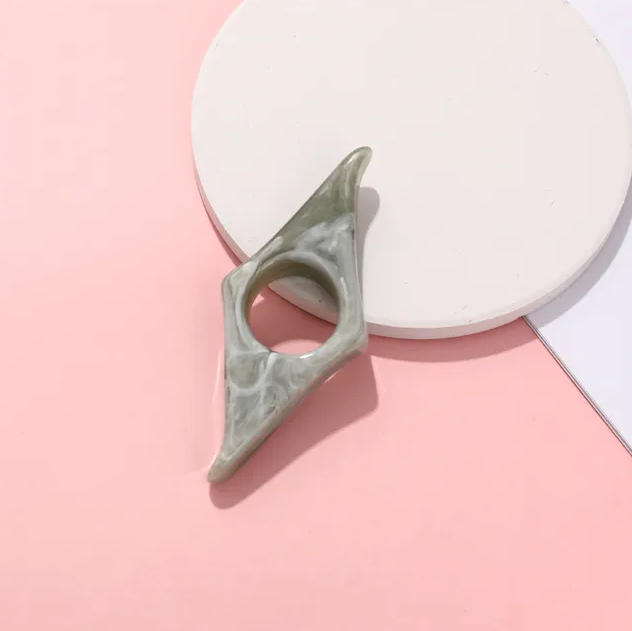 Geometric ThumbMate