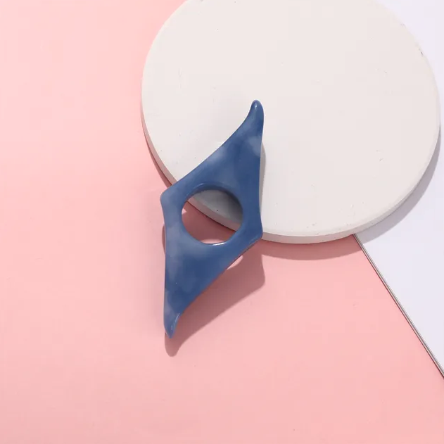 Geometric ThumbMate